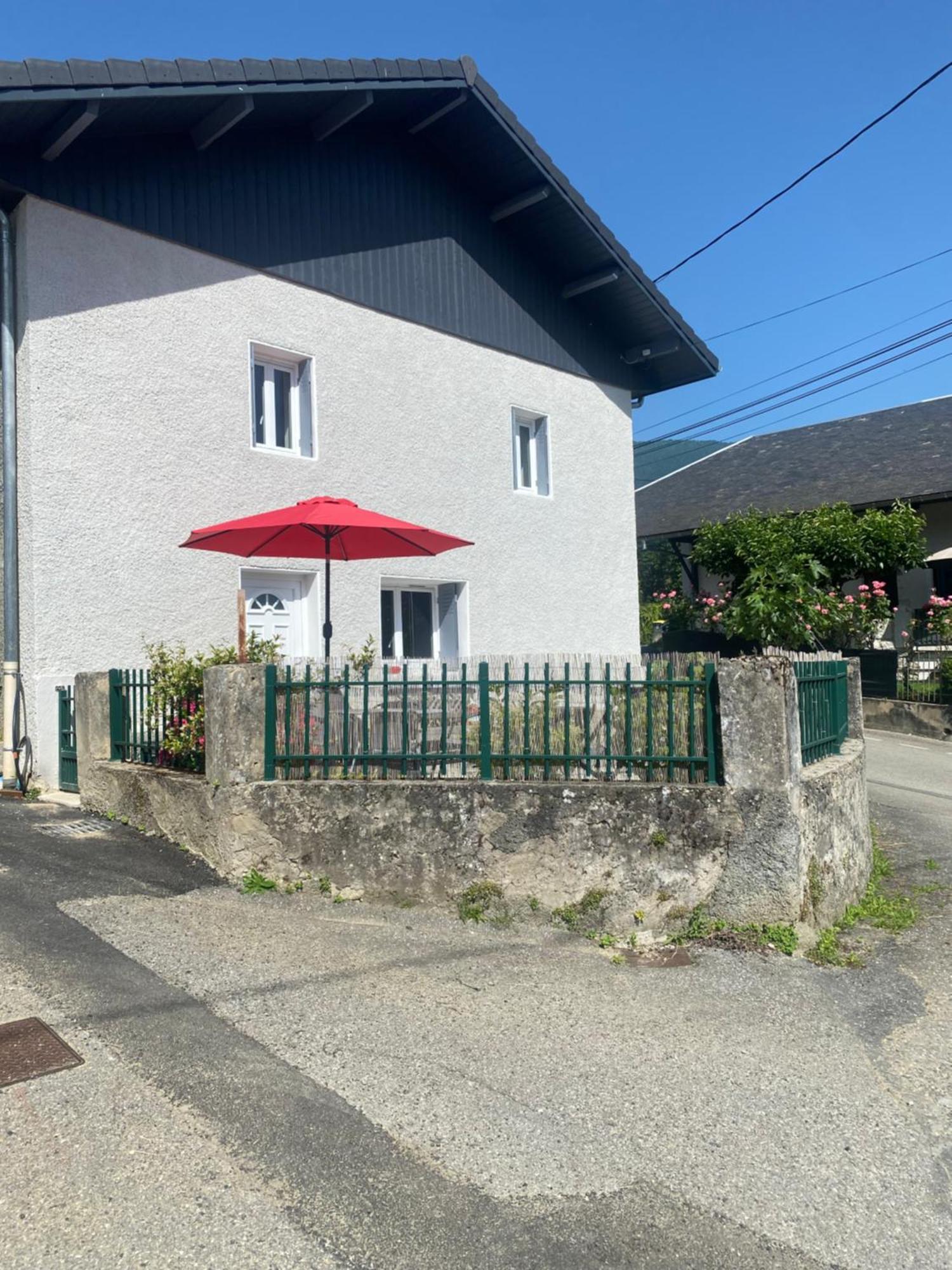 Maison De Village Entre Lac Et Montagne ลา มอทเทอ-แซร์โวเล็กซ์ ภายนอก รูปภาพ